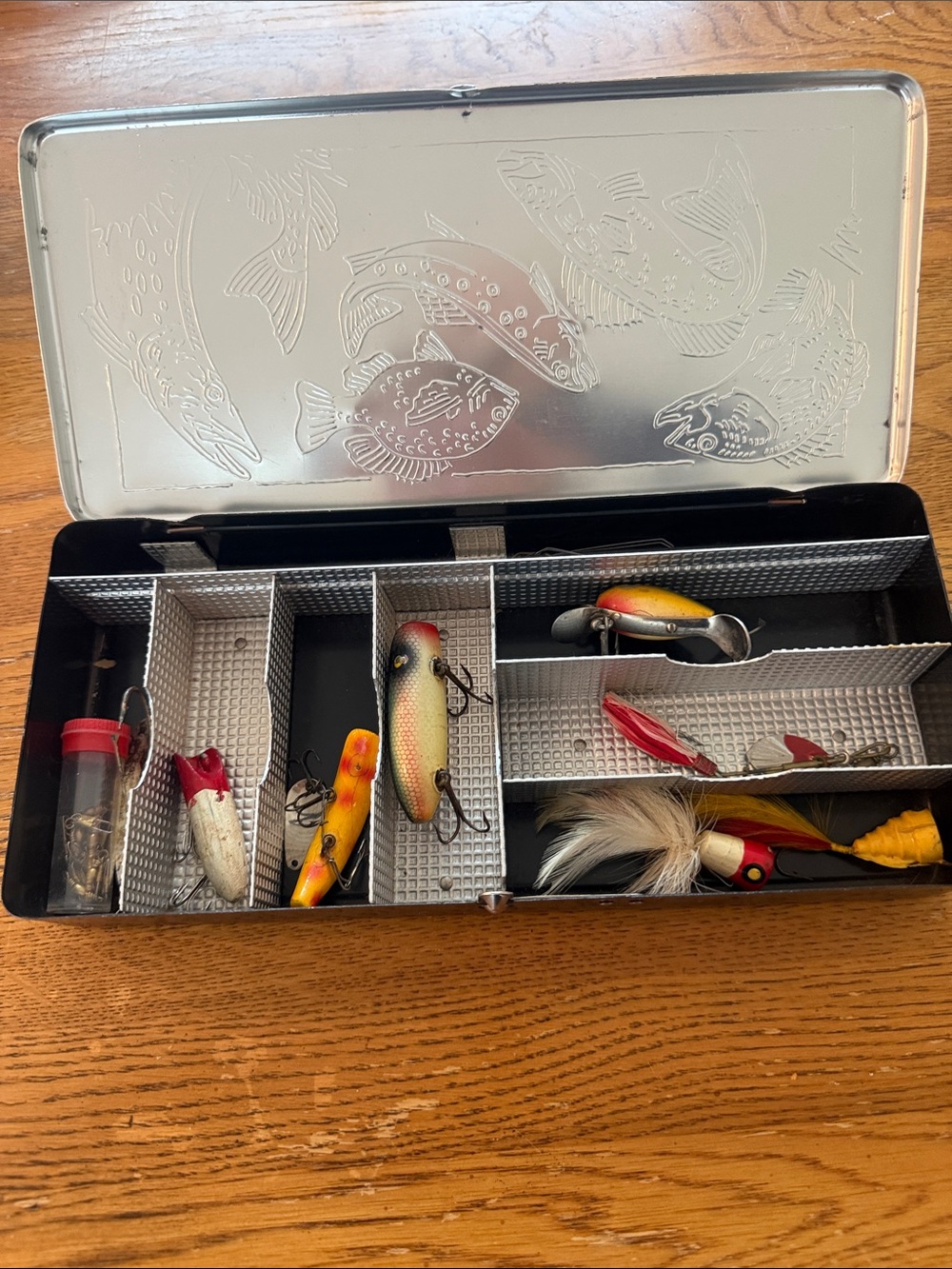 Silver Fish Embossed Metal Storage Box - Picture 2 of 6